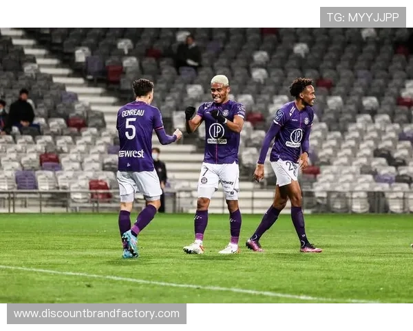 马赛中场组织近期表现稳健,攻防转换效率持续提升 马赛中场组织近期表现稳健,攻防转换效率持续提升