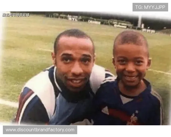 姆巴佩与亨利法国历史地位对比：数据、荣誉与时代影响差异解析