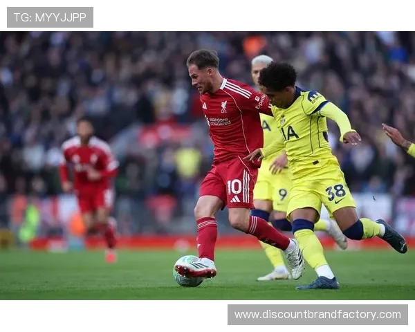 利物浦仍倚重高强度拼抢,但比赛控制力下滑已逐步体现 利物浦仍倚重高强度拼抢,但比赛控制力下滑已逐步体现